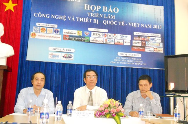 Lấy kinh phí cho khoa học làm cầu đường