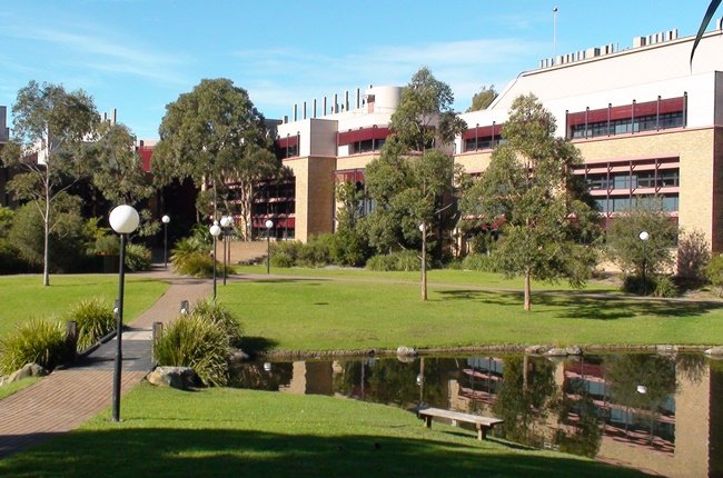 Cơ hội có được 50% học phí vào đại học Wollongong - Úc