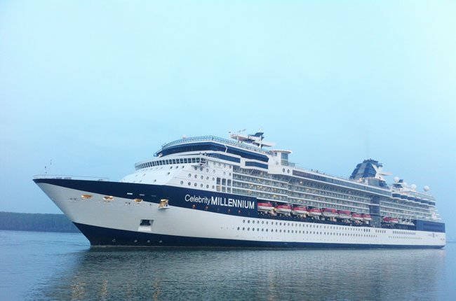 Tàu Celebrity Millennium đưa hàng ngàn du khách nước ngoài đến Việt Nam