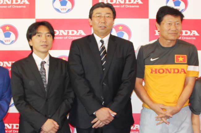 Do Honda tài trợ nên HLV bóng đá Việt Nam là người Nhật?