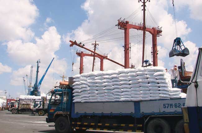 Phân bón giả: ai quản, ai chống? Phân bón giả: ai quản, ai chống?