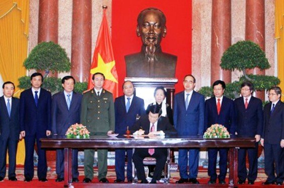 Hiến pháp vẫn phải chờ? Hiến pháp vẫn phải chờ?