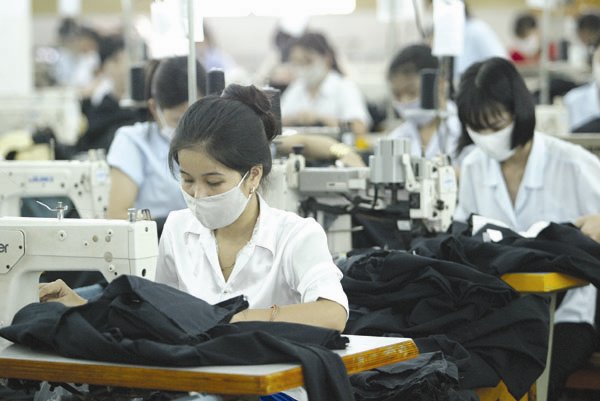 Tại sao phải mua hàng trong nước với giá đắt hơn? Tại sao phải mua hàng trong nước với giá đắt hơn?