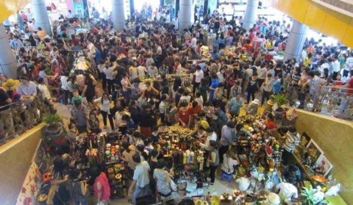 Thương xá Tax: Chuyện bây giờ mới kể Thương xá Tax: Chuyện bây giờ mới kể