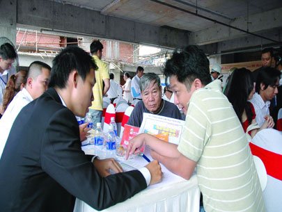 Sàn giao dịch bất động sản: Xung đột giữa truyền thống và phi truyền thống