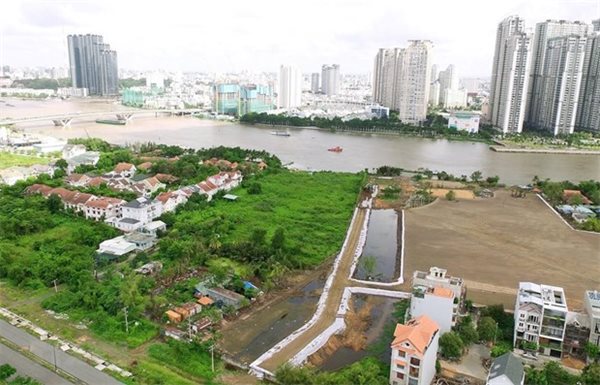 Đấu giá đất ở Thủ Thiêm: Giá thấp hơn khu vực lân cận hàng chục lần? Đấu giá đất ở Thủ Thiêm: Giá thấp hơn khu vực lân cận hàng chục lần?